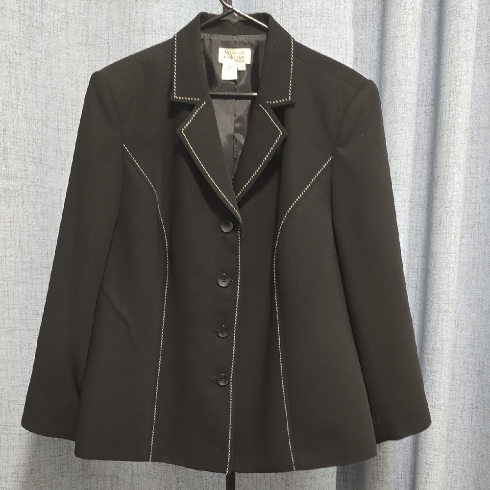 Style & Co.Woman Black 4 Button  Blazer with White Piping Detail Size‎ 16W